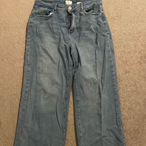 Light blue, wide leg cut jeans